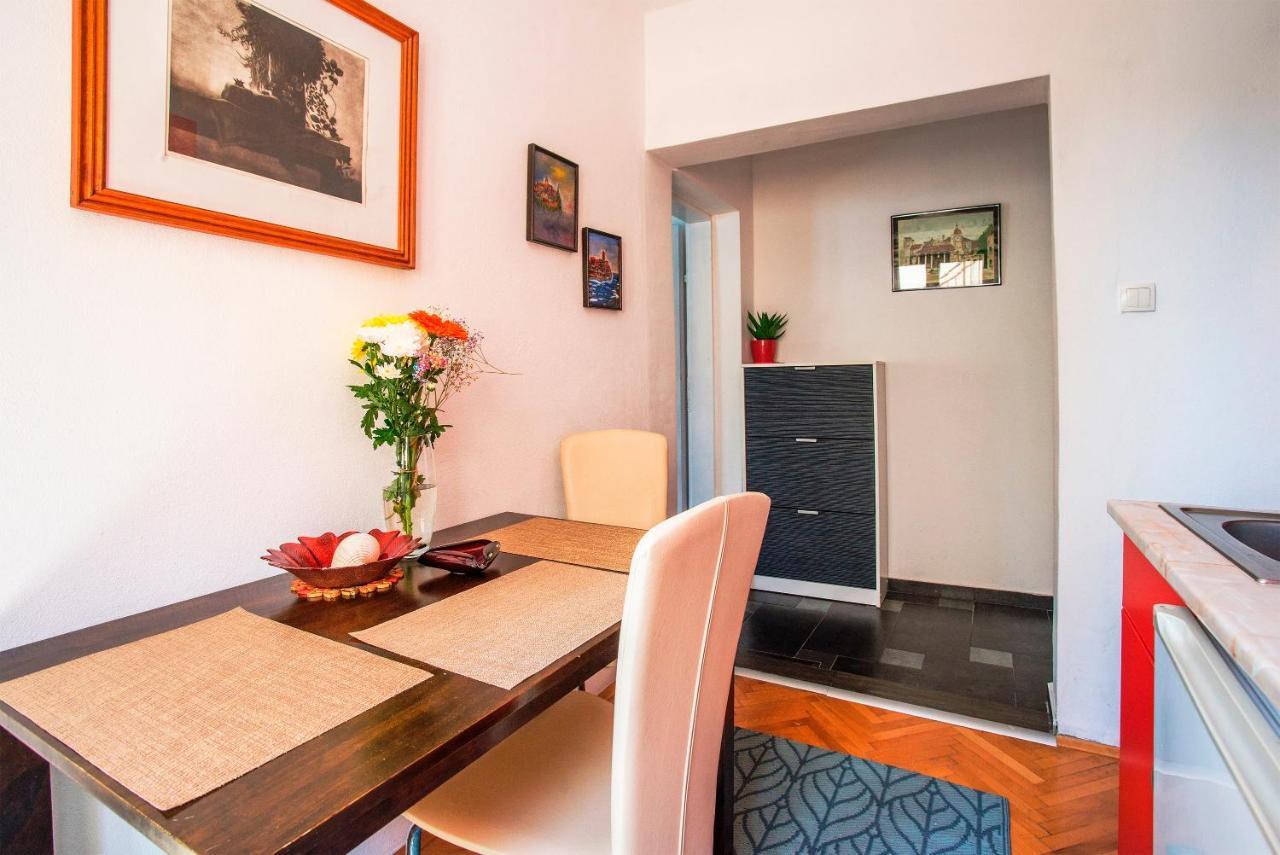 Apartments Maxhit Тиват Екстериор снимка