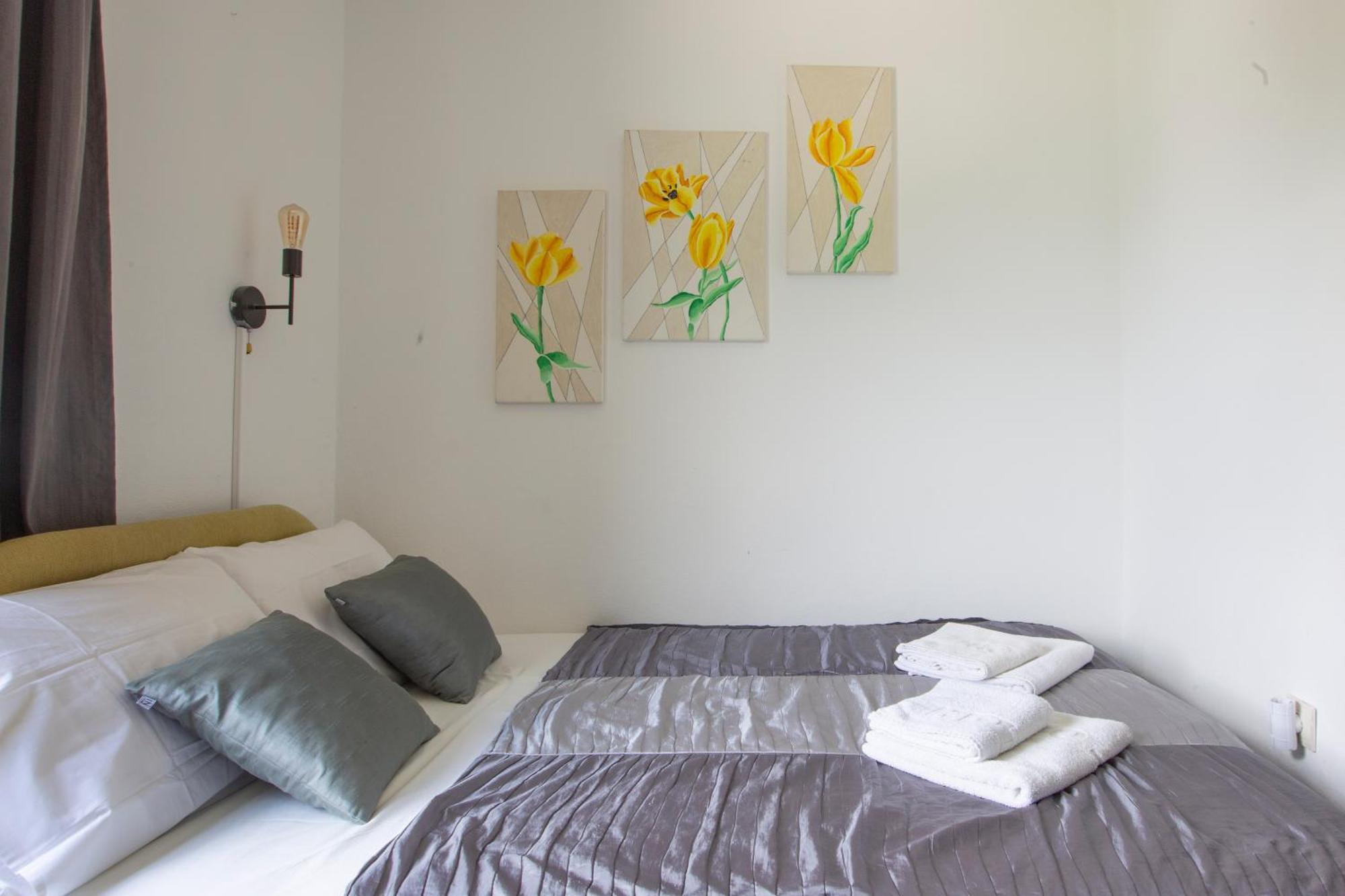 Apartments Maxhit Тиват Екстериор снимка